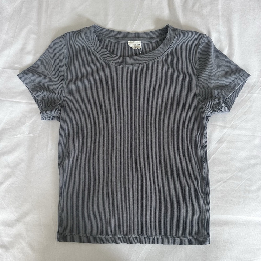 Aritzia Wilfred Free T-Shirt Women's XS Blue Ribbed Minimalist Basics Mod Casual